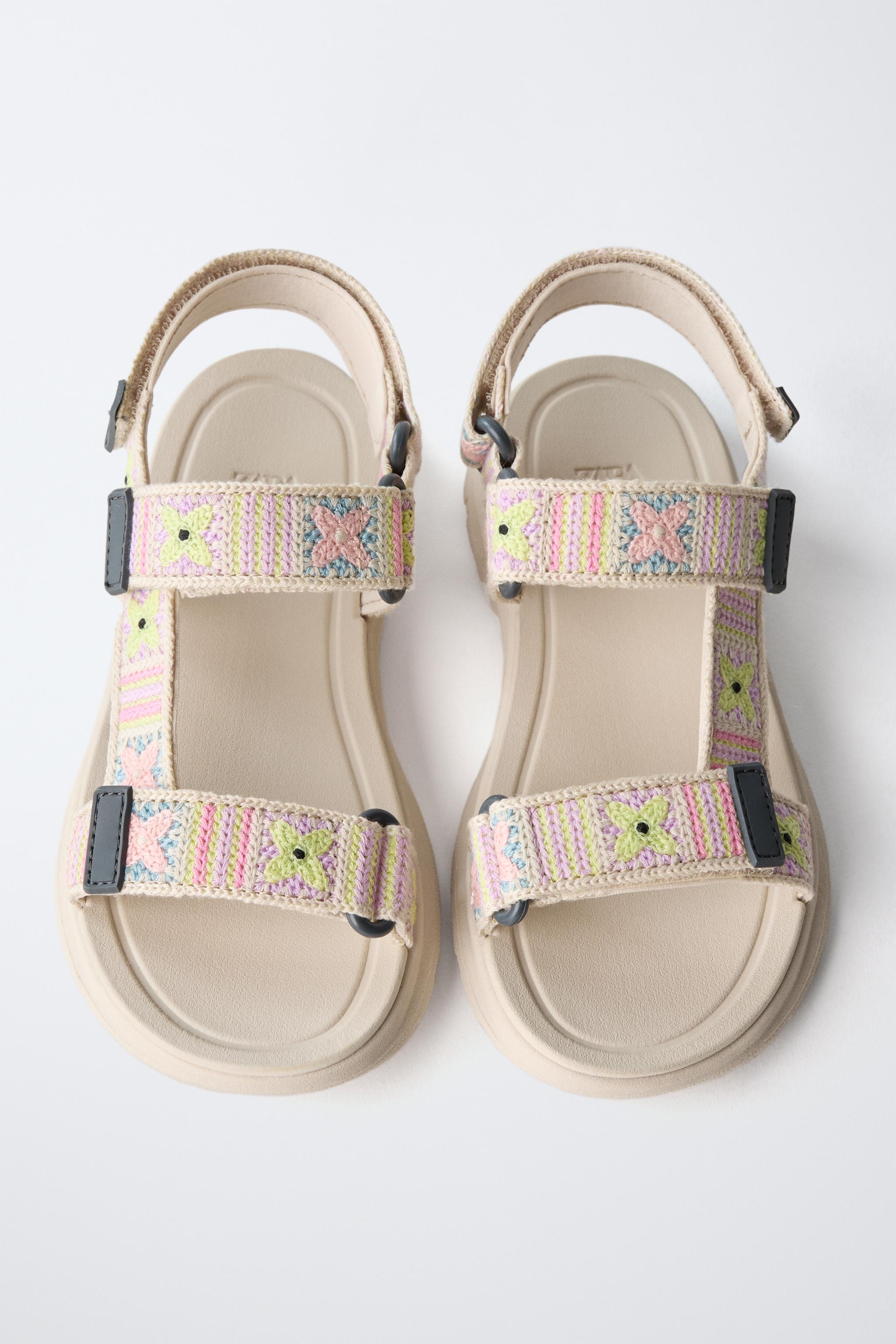 SANDALES TECHNIQUES EFFET CROCHET